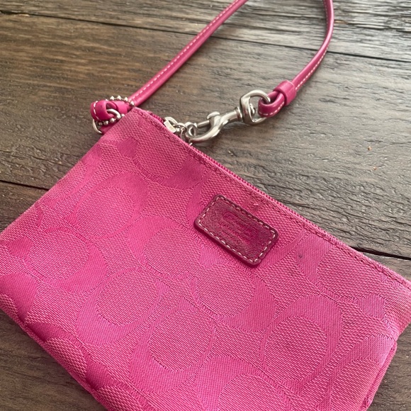 coach hot pink wristlet - Picture 2 of 4
